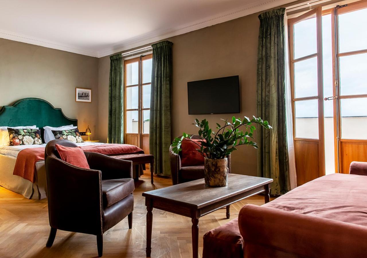 Langley Napoleon Bonaparte 3*
